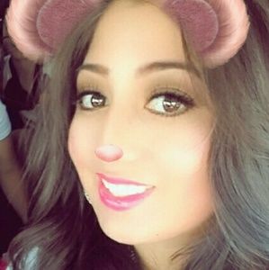 Meet your Posher, Leticia